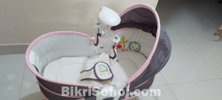 Mastela deluxe multi functional bassinet 5 in 1